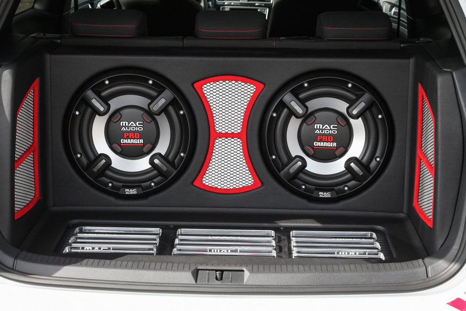 Volkswagen Golf 7 GTI by Mac Audio