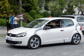 Volkswagen Golf 7 in teste! Primele poze cu variantele GTI si R