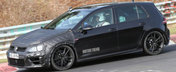 Noul Volkswagen Golf R, surprins in primele imagini spion!