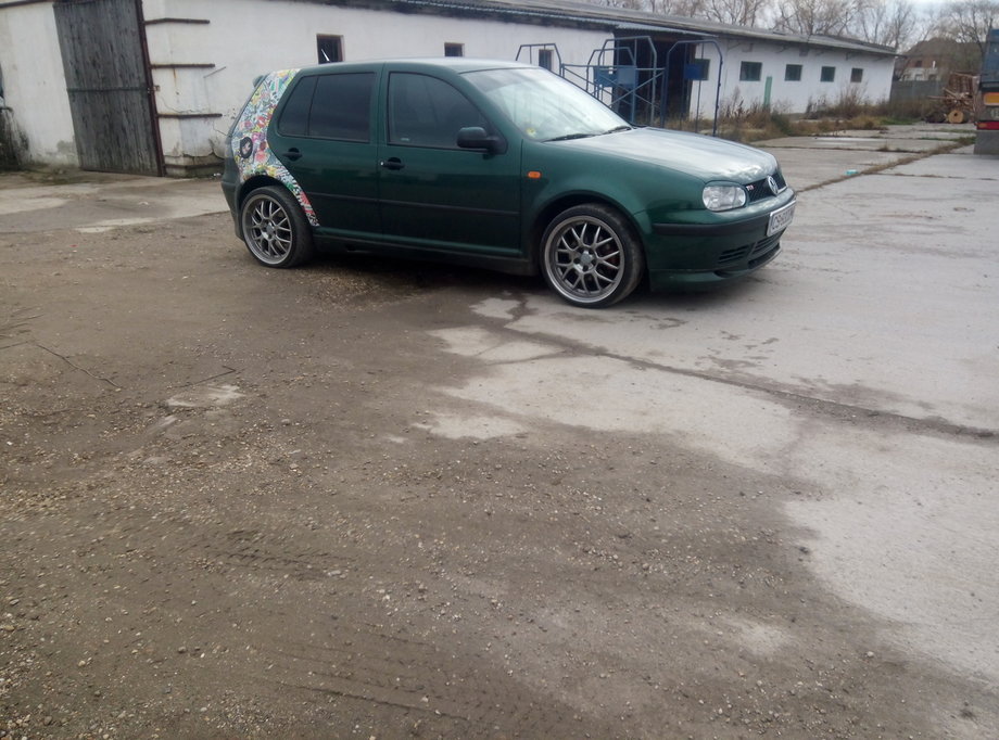 Volkswagen Golf AJM