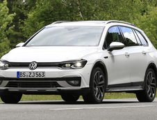 Volkswagen Golf Alltrack - Poze spion