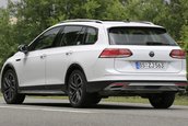 Volkswagen Golf Alltrack - Poze spion