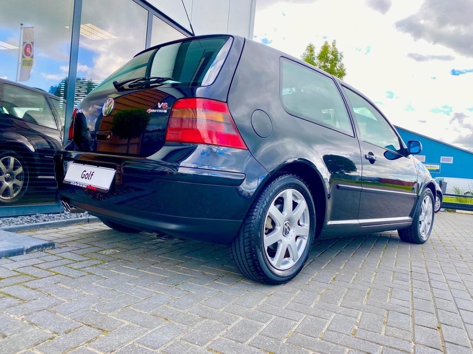 Volkswagen Golf cu 7.913 kilometri la bord