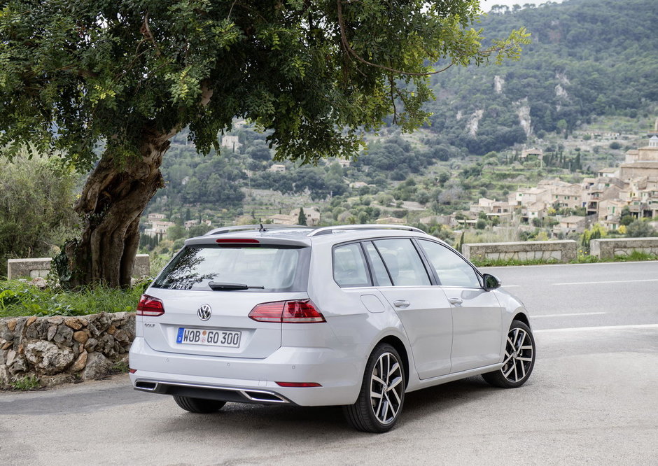 Volkswagen Golf Facelift - Noi poze