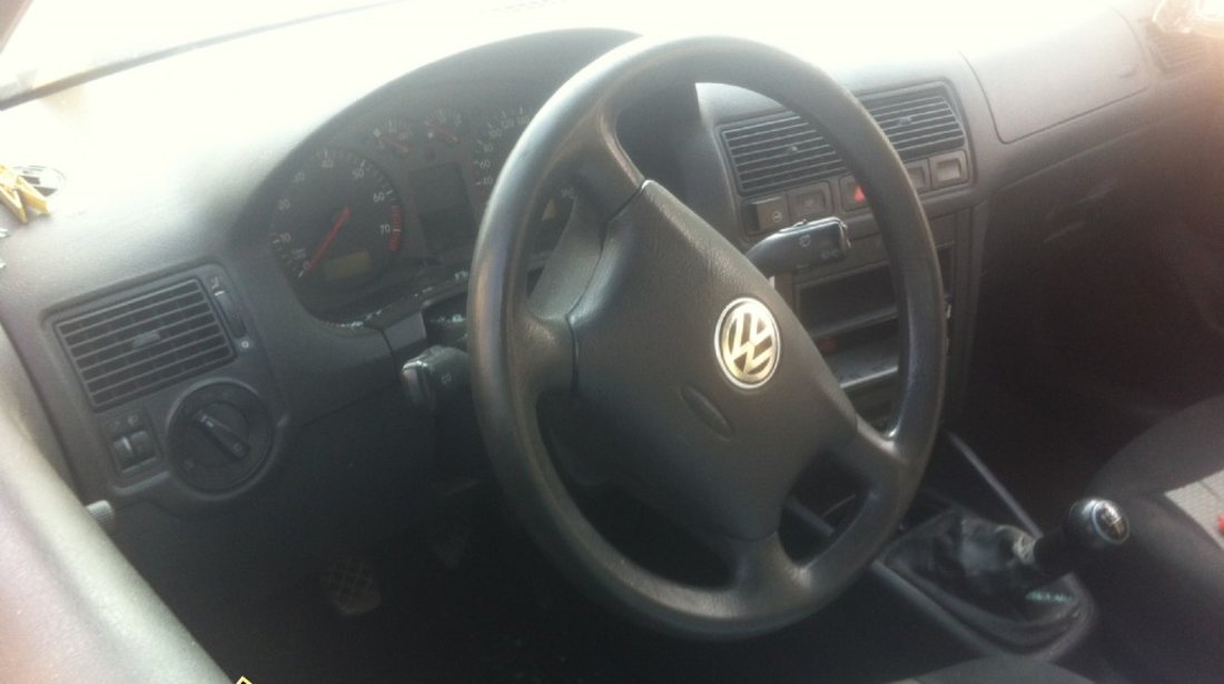 Volkswagen Golf golf 4 break benzina 1 6