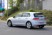 Volkswagen Golf GTE necamuflat - Poze spion noi