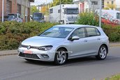 Volkswagen Golf GTE necamuflat - Poze spion noi