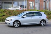 Volkswagen Golf GTE necamuflat - Poze spion noi