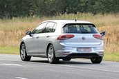 Volkswagen Golf GTE necamuflat - Poze spion noi