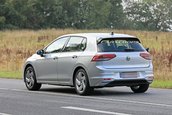 Volkswagen Golf GTE necamuflat - Poze spion noi