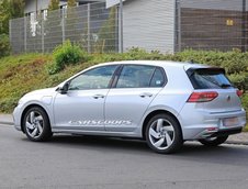 Volkswagen Golf GTE necamuflat - Poze spion noi