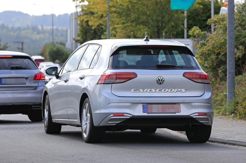 Volkswagen Golf GTE necamuflat - Poze spion noi