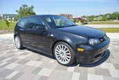 Volkswagen Golf GTI 20th Anniversary Edition cu 22.113 kilometri la bord