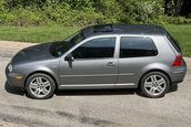 Volkswagen Golf GTI cu 2.088 de kilometri la bord