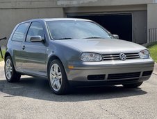Volkswagen Golf GTI cu 2.088 de kilometri la bord