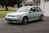 Volkswagen Golf GTI cu 8.893 de kilometri la bord