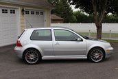 Volkswagen Golf GTI cu 8.893 de kilometri la bord