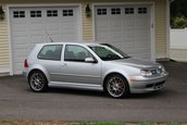 Volkswagen Golf GTI cu 8.893 de kilometri la bord