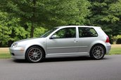 Volkswagen Golf GTI cu 8.893 de kilometri la bord