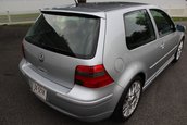 Volkswagen Golf GTI cu 8.893 de kilometri la bord