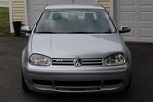 Volkswagen Golf GTI cu 8.893 de kilometri la bord