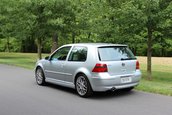 Volkswagen Golf GTI cu 8.893 de kilometri la bord