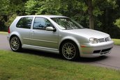 Volkswagen Golf GTI cu 8.893 de kilometri la bord