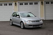 Volkswagen Golf GTI cu 8.893 de kilometri la bord