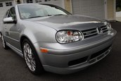 Volkswagen Golf GTI cu 8.893 de kilometri la bord