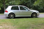Volkswagen Golf GTI cu 8.893 de kilometri la bord