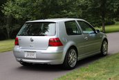 Volkswagen Golf GTI cu 8.893 de kilometri la bord