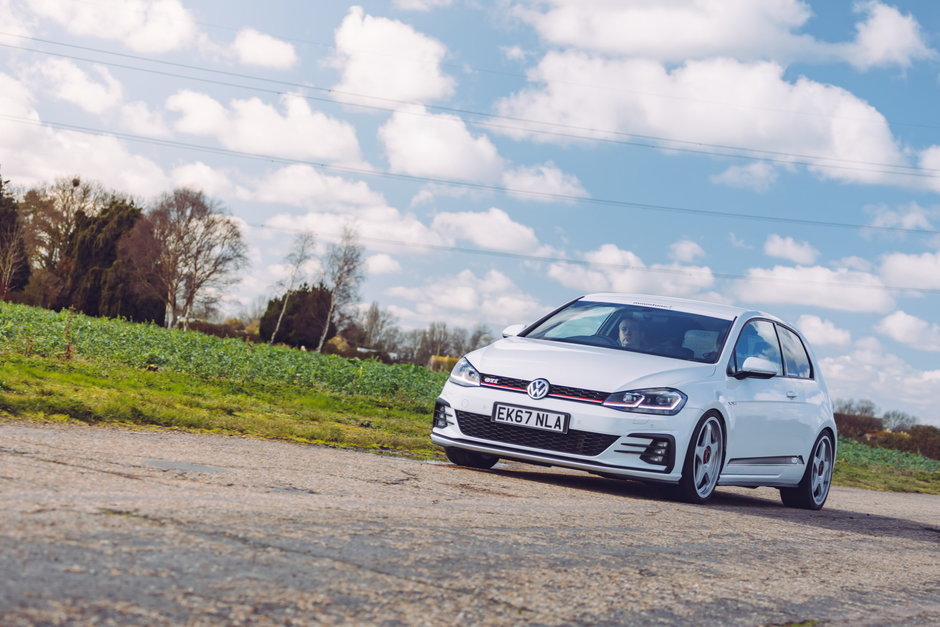 Volkswagen Golf GTI de la Mountune52