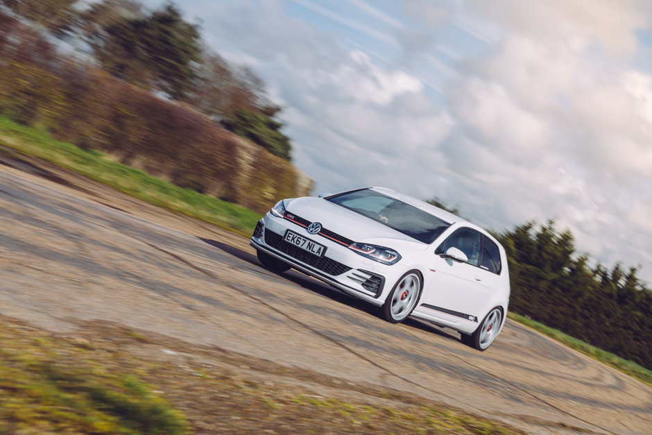 Volkswagen Golf GTI de la Mountune52