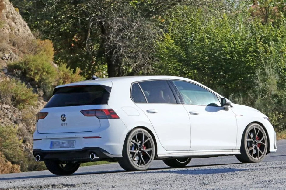 Volkswagen Golf GTI Facelift - Poze spion