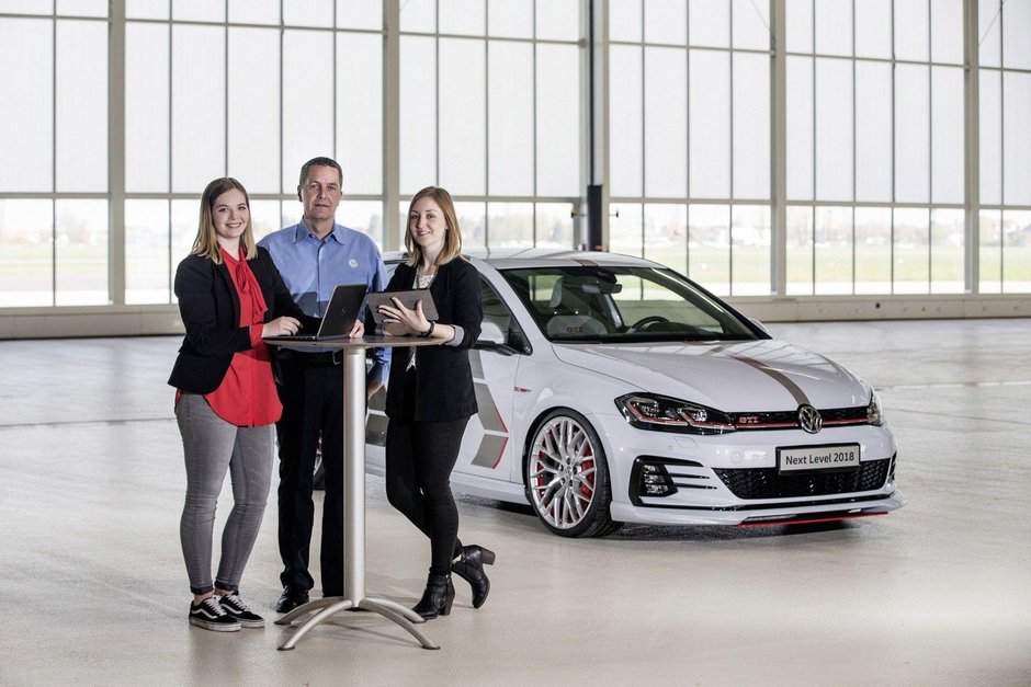 Volkswagen Golf GTI Next Level si Golf Variant TGI GMOTION
