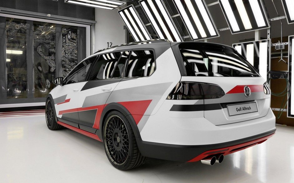Volkswagen Golf GTI Next Level si Golf Variant TGI GMOTION