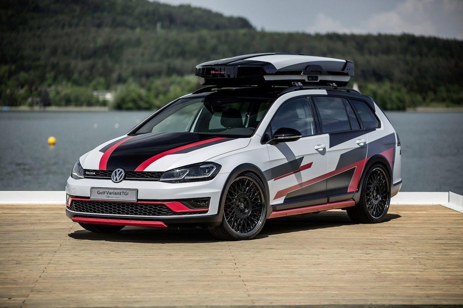 Volkswagen Golf GTI Next Level si Golf Variant TGI GMOTION