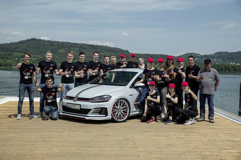 Volkswagen Golf GTI Next Level si Golf Variant TGI GMOTION