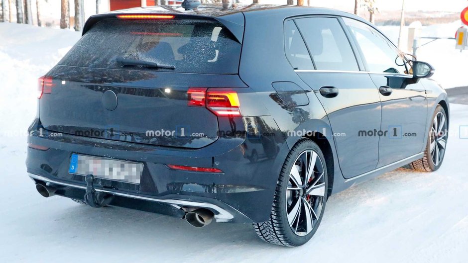 Volkswagen Golf GTI TCR poze spion