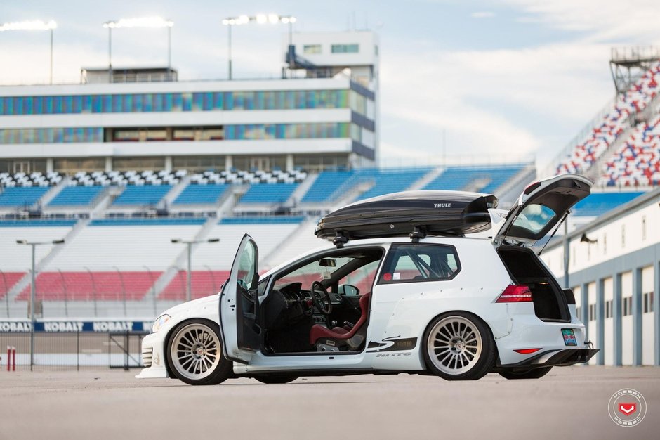 Volkswagen Golf GTI Vossen Wheels