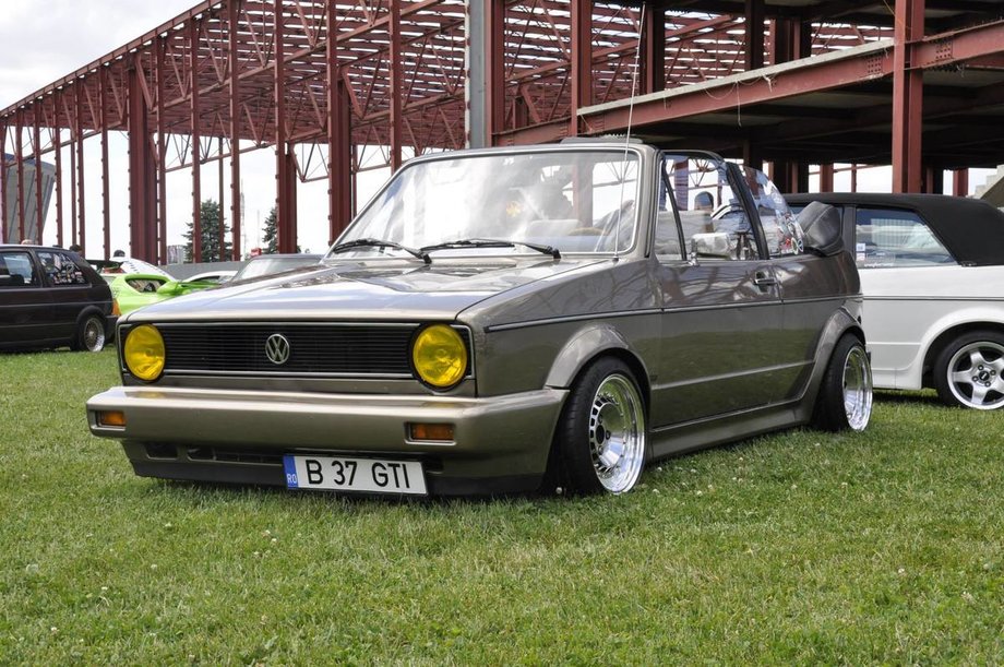 Volkswagen Golf Karmann Cabrio