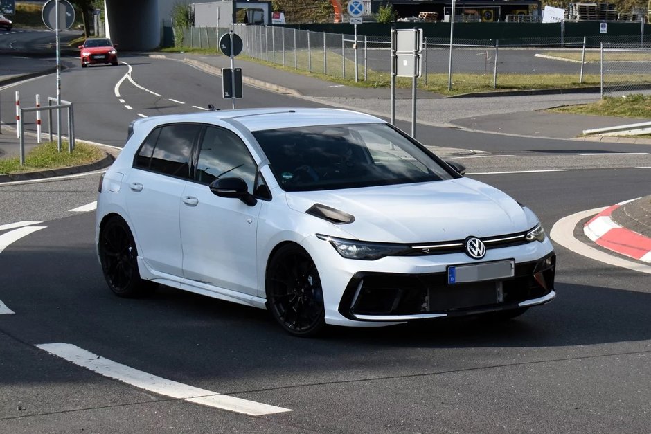Volkswagen Golf R 350 - Poze spion