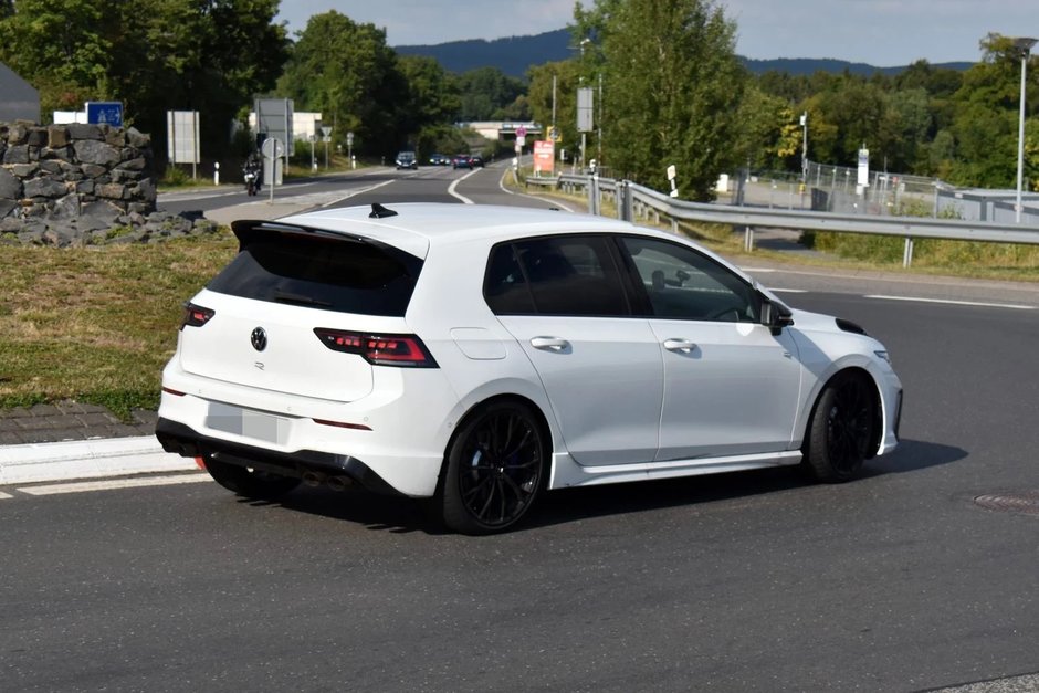 Volkswagen Golf R 350 - Poze spion