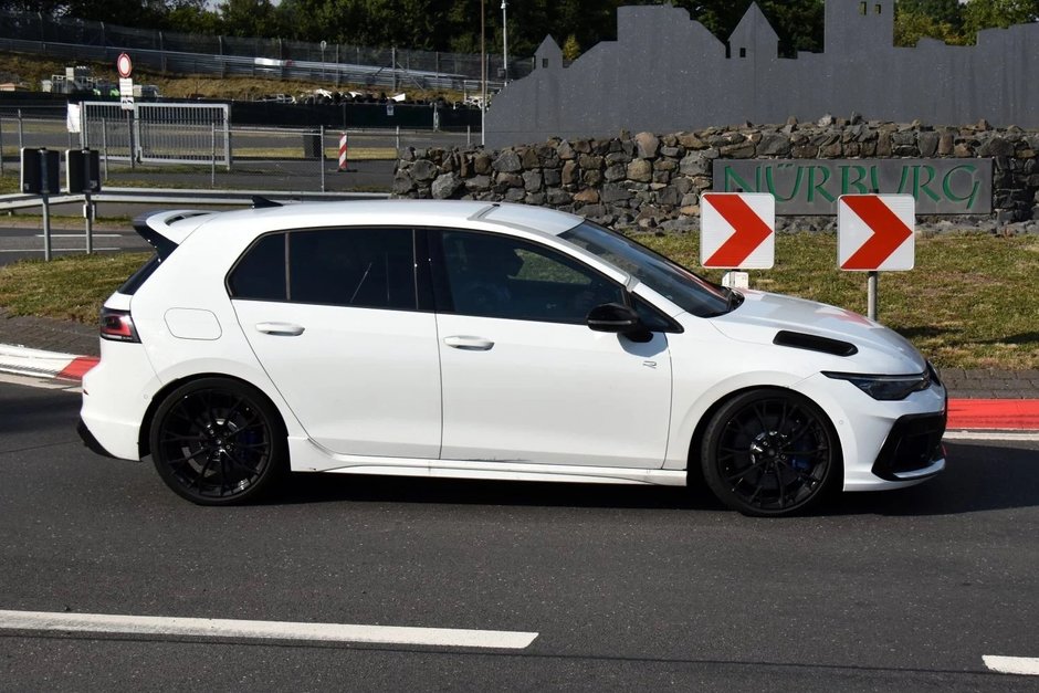 Volkswagen Golf R 350 - Poze spion