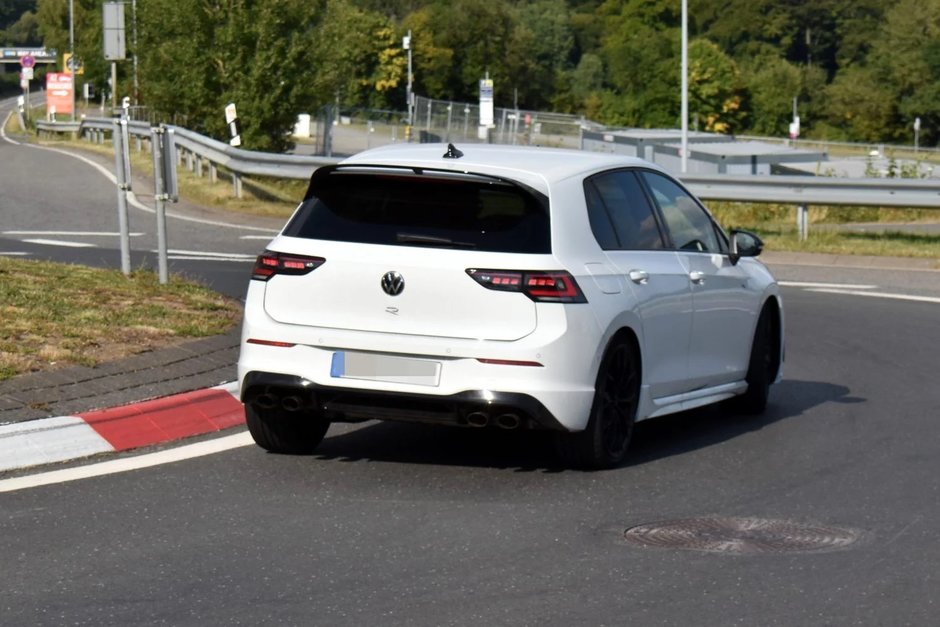 Volkswagen Golf R 350 - Poze spion