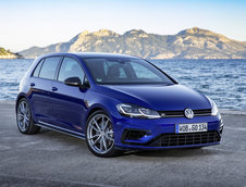 Volkswagen Golf R cu evacuare Akrapovic