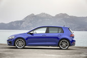 Volkswagen Golf R cu evacuare Akrapovic