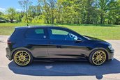 Volkswagen Golf R cu motor turbo de 2.5 litri