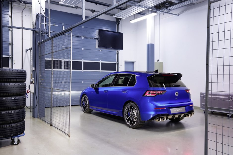 Volkswagen Golf R Facelift si Volkswagen Golf R Variant Facelift