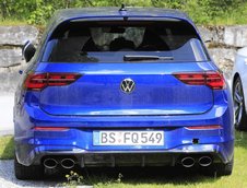 Volkswagen Golf R necamuflat